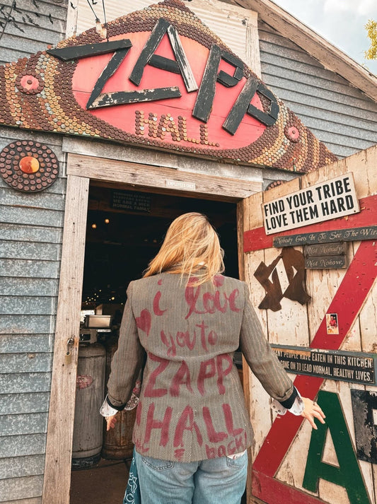 Fall 2025 Zapp Hall Dealers: A Look Back at Round Top's Antique Show in Warrenton, TX